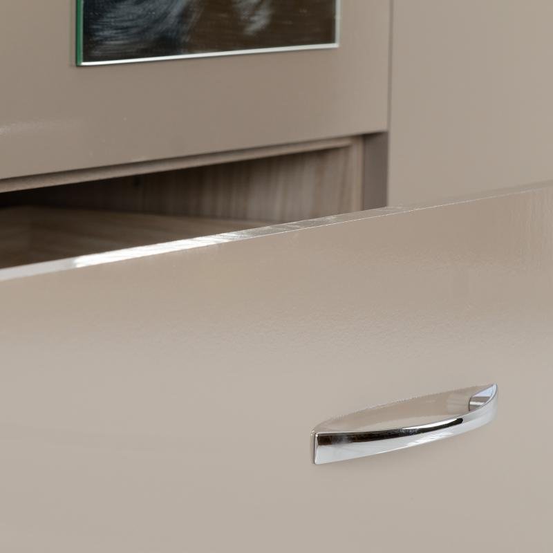 Nevada 4 Door 2 Drawer Mirrored Wardrobe in Oyster GlossLight Oak Effect Veneer - Image 4